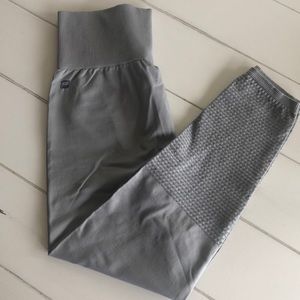 Fabletics Seamless High-Waisted 7/8 Leggings
